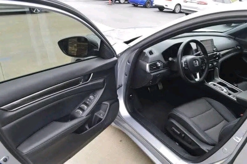 2022 Honda Accord Hybrid Sport — Photo 6