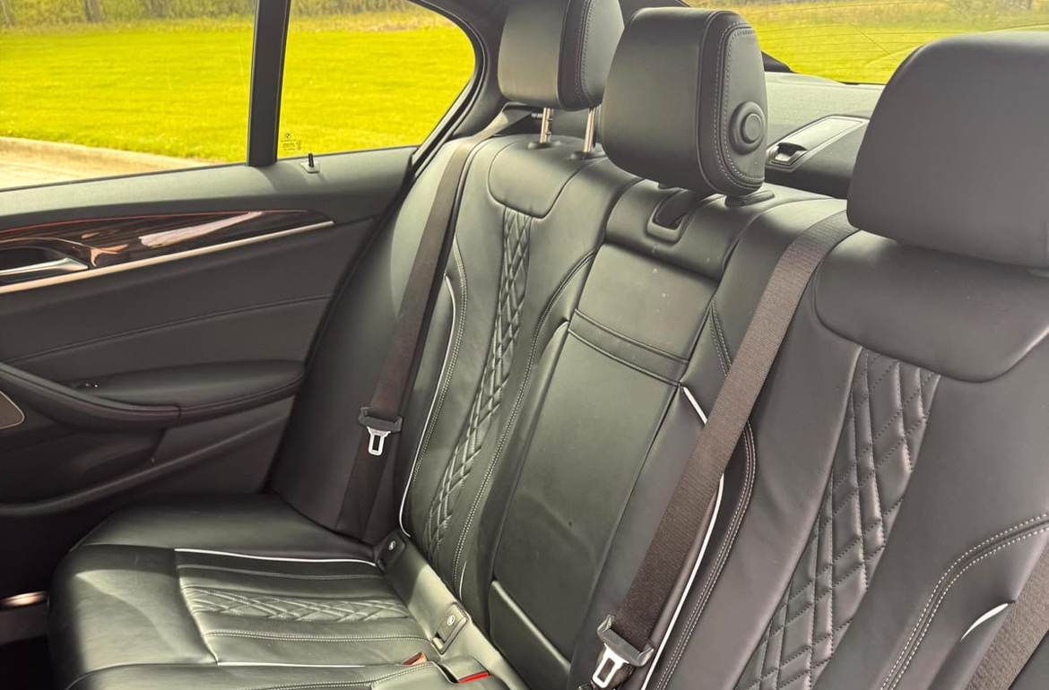 2021 2021 BMW 540i xDrive — Photo 11