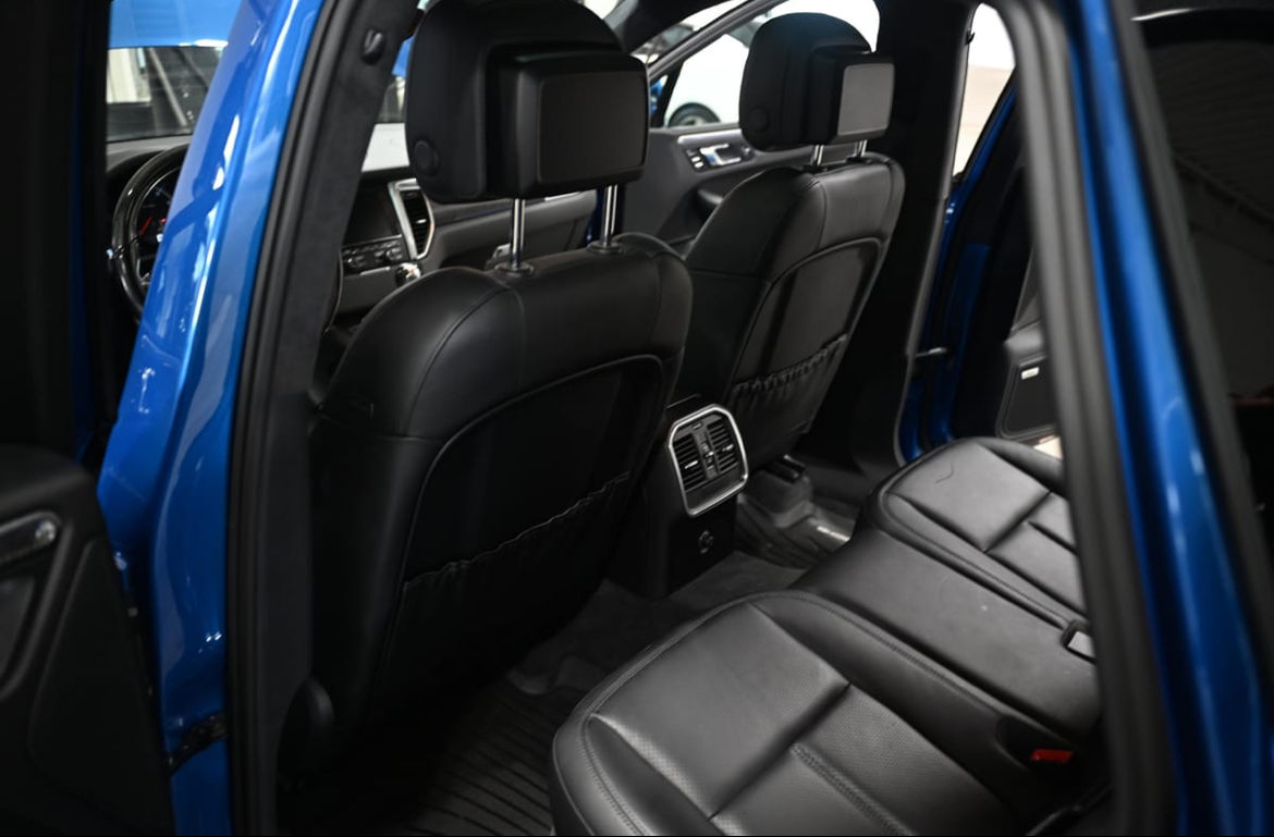 2016 Porsche Macan — Photo 13