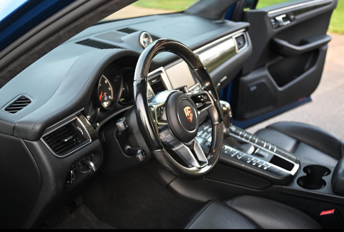 2016 Porsche Macan — Photo 8
