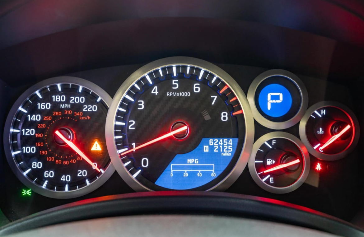 2016 Nissan GT-R Premium — Photo 12