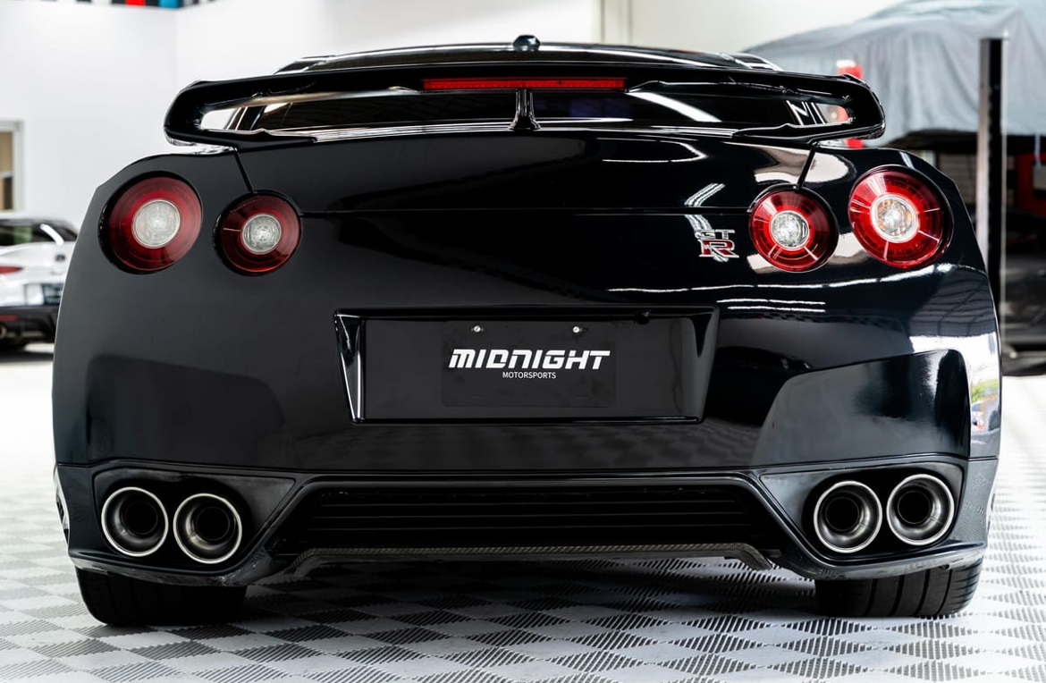 2016 Nissan GT-R Premium — Photo 5