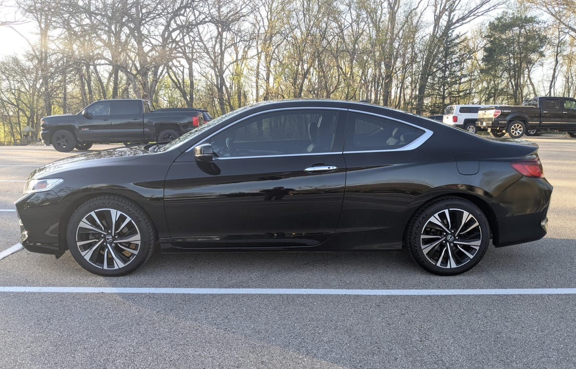 2016 Honda Accord EX-L V6 Coupe — Photo 6
