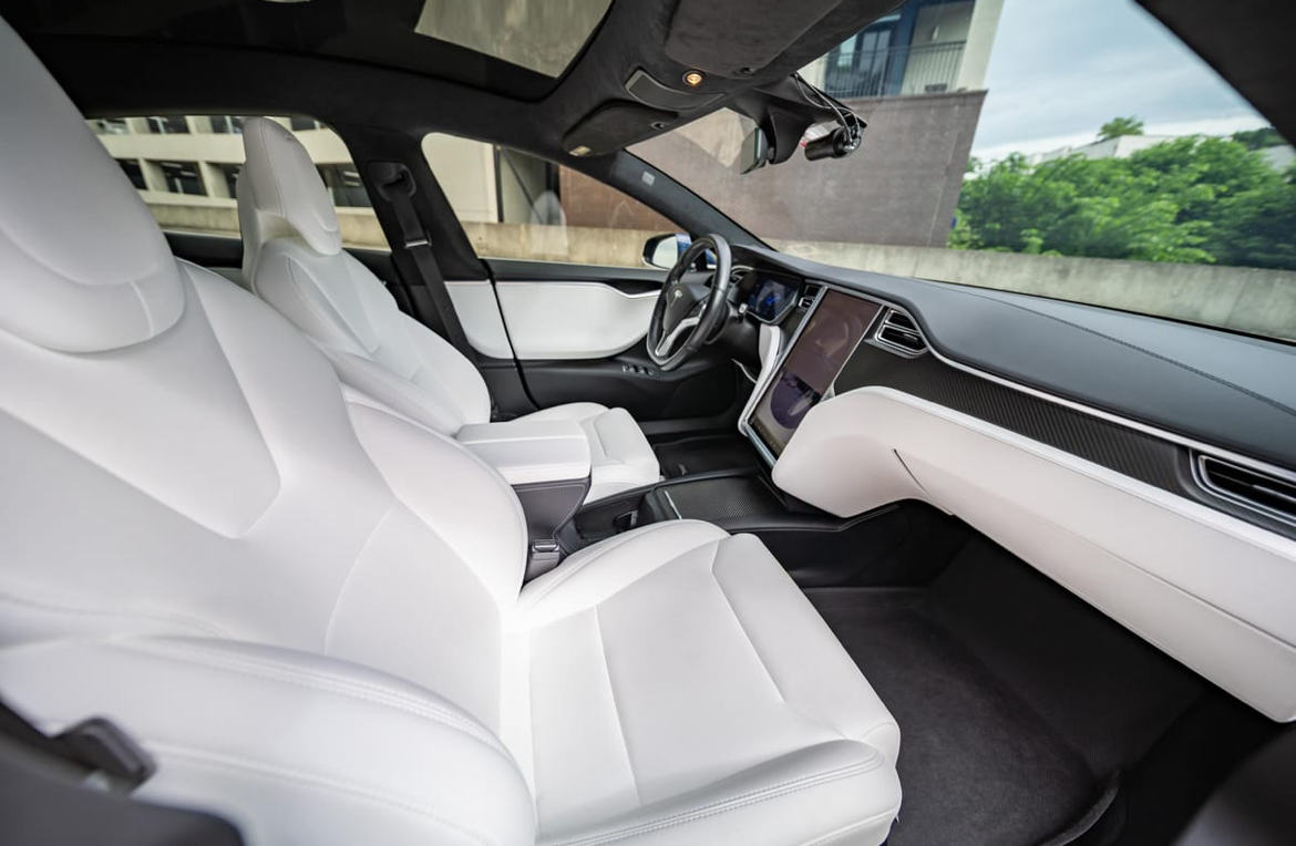 2017 Tesla Model S — Photo 14