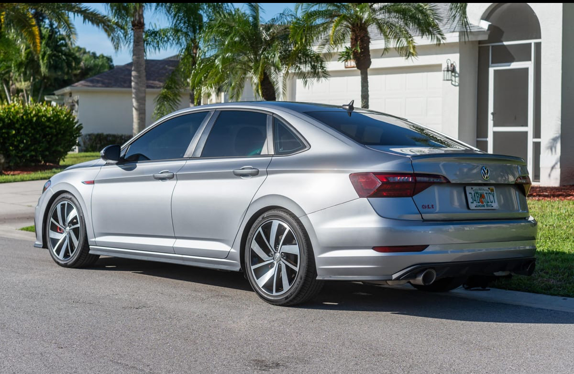 2021 Volkswagen Jetta GLI Autobahn — Photo 6