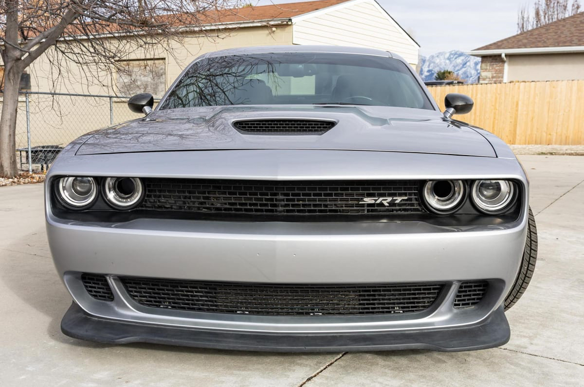 2016 Dodge Challenger Srt Hellcat — Side View