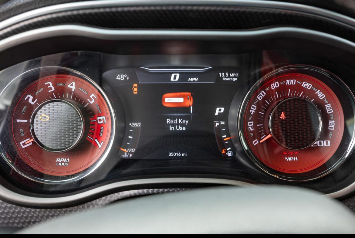 2016 Dodge Challenger Srt Hellcat — Photo 12