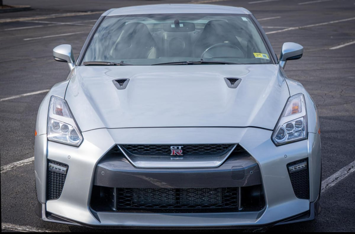 2018 Nissan GT-R Premium — Side View