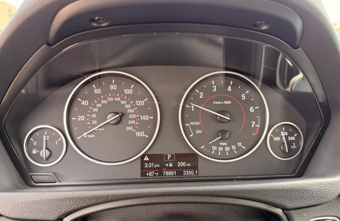 2017 BMW 3 Series — Photo 11