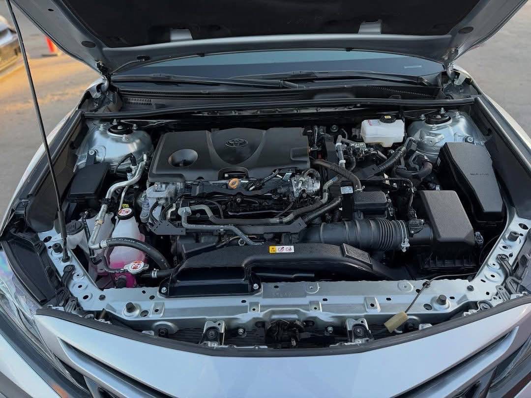 2024 Toyota Camry Hybrid XSE — Photo 10