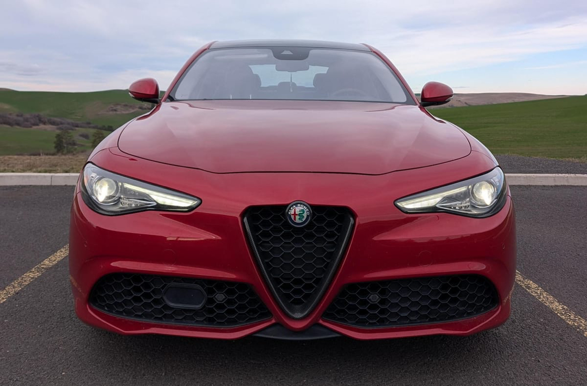 2018 Alfa Romeo Giulia — Side View