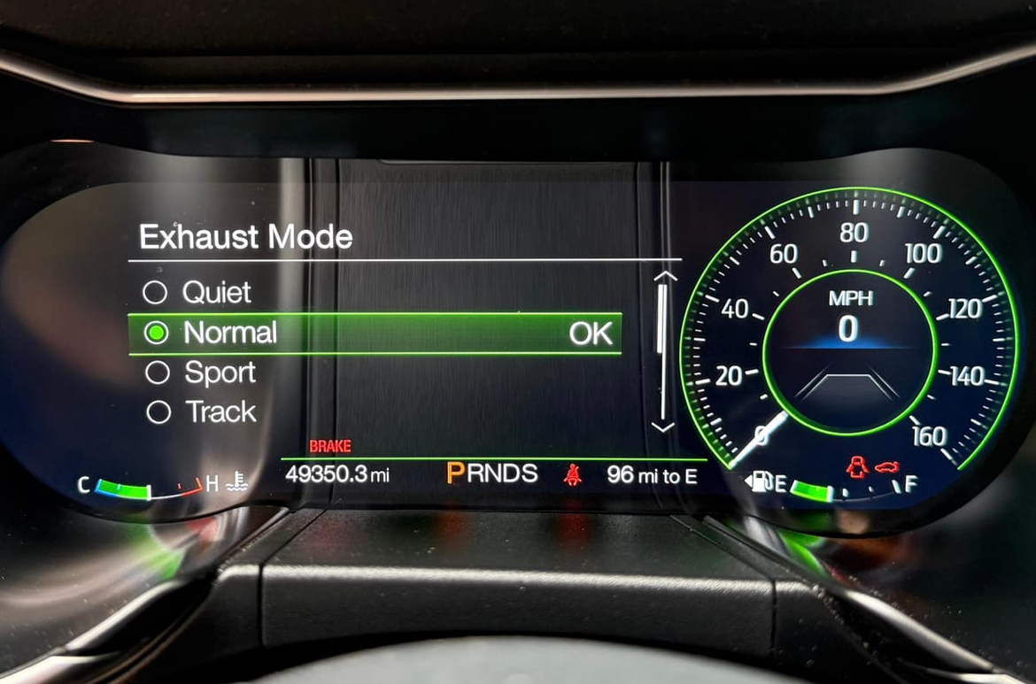 2020 Ford Mustang GT Coupe — Photo 11