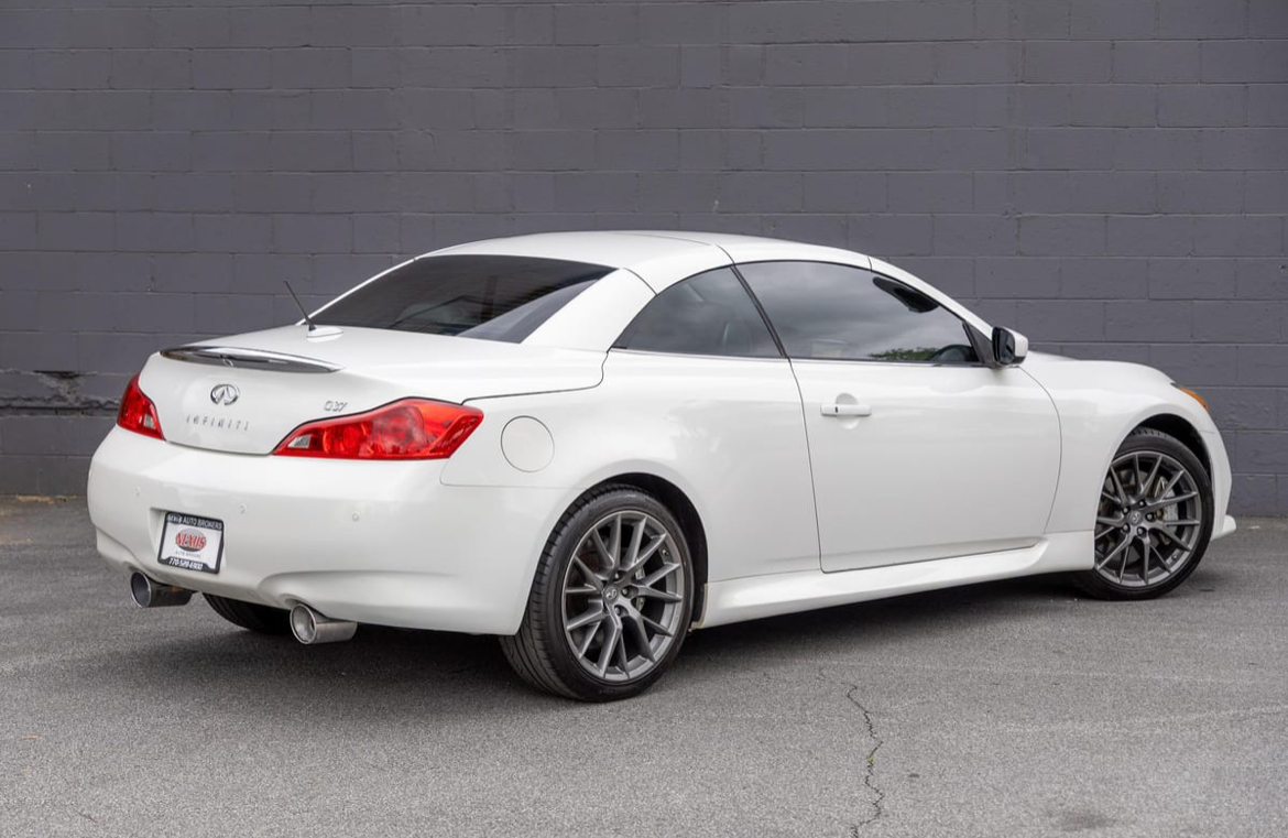 2013 Infiniti G37 IPL Convertible — On the Road