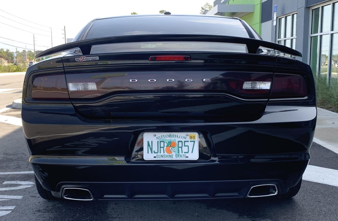 2014 Dodge Charger R/T Plus — Photo 5