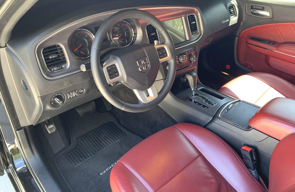 2014 Dodge Charger R/T Plus — Photo 8