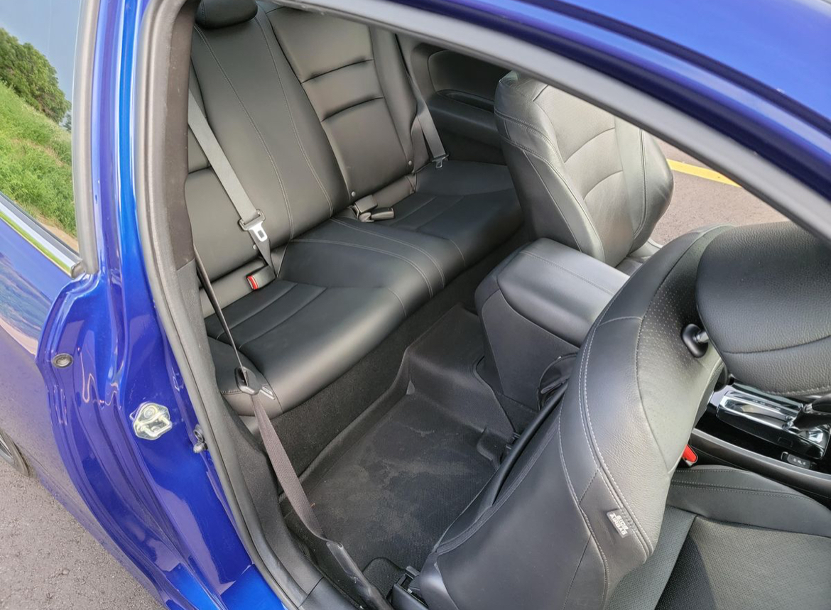 2016 Honda Accord EX-L V6 Coupe — Photo 13