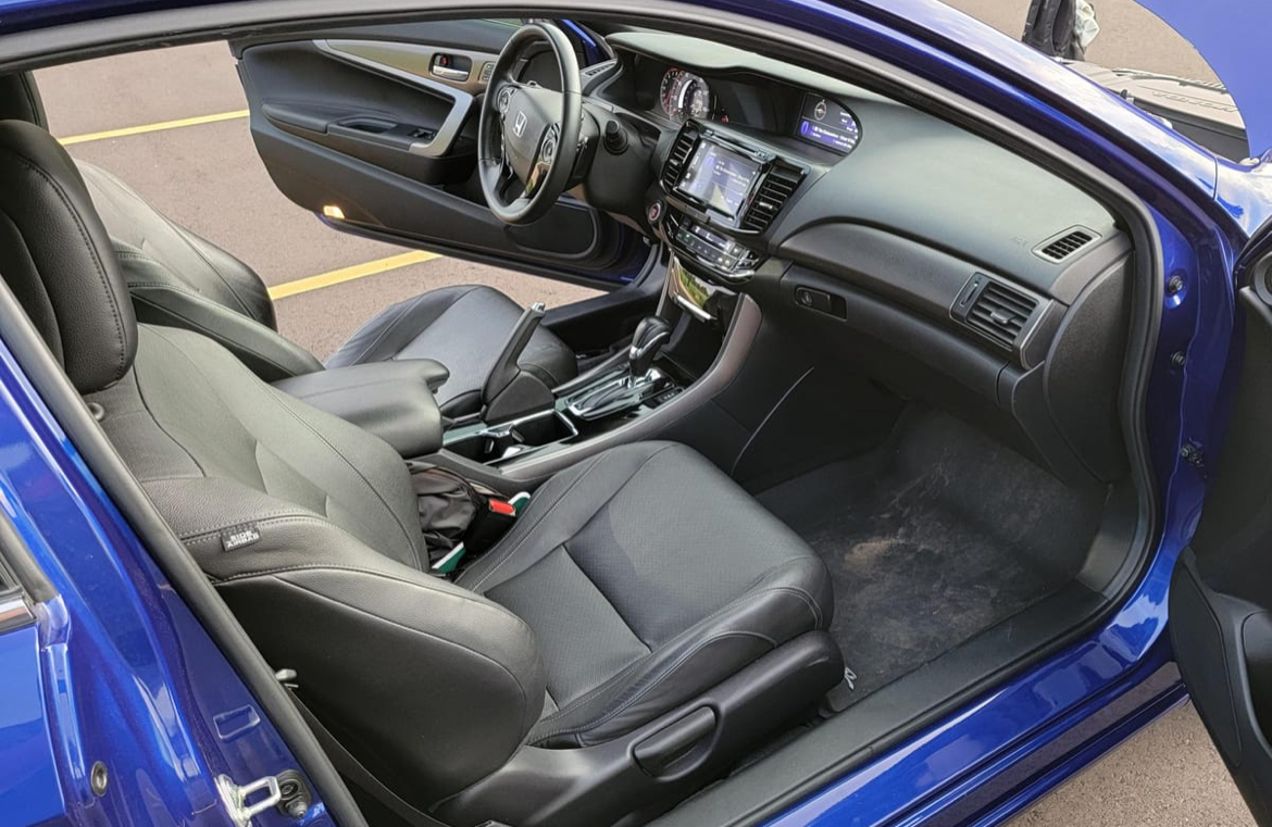 2016 Honda Accord EX-L V6 Coupe — Photo 10