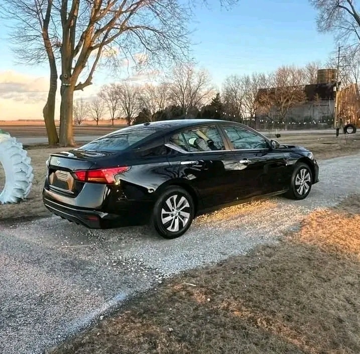2020 Nissan Altima — On the Road