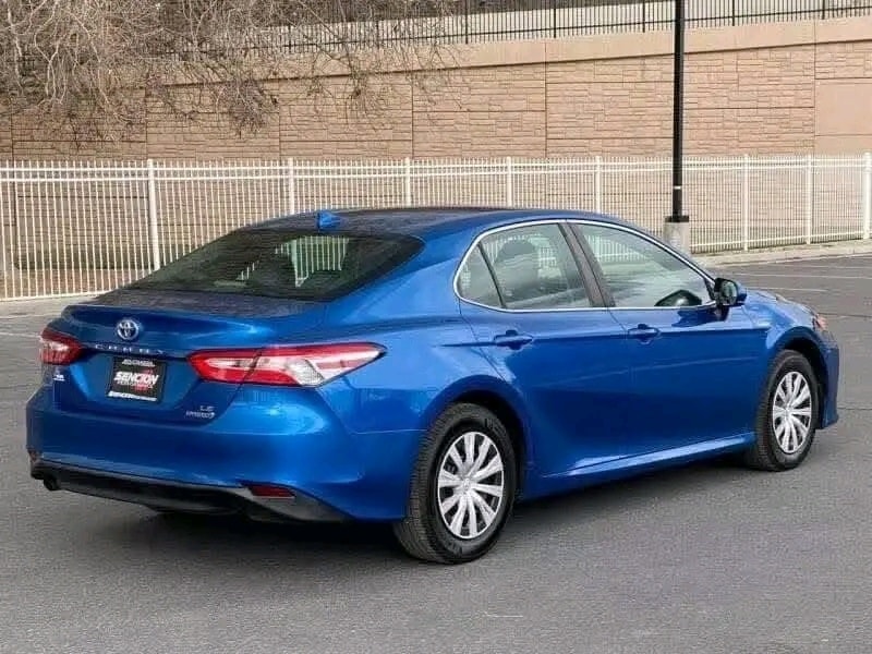 2020 Toyota Camry Hybrid LE — Interior