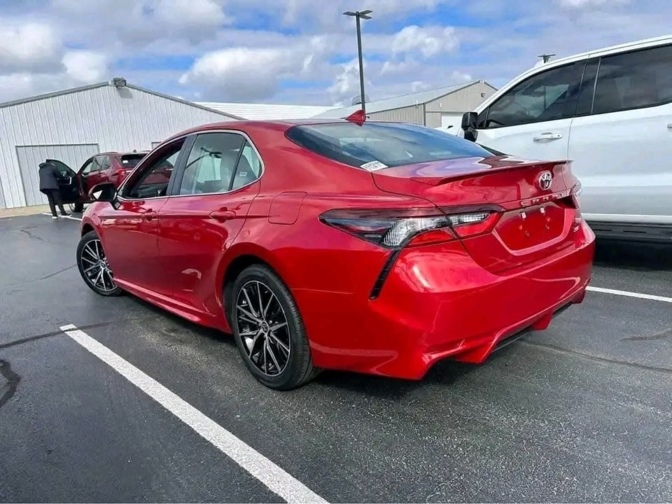 2022 Toyota Camry SE — Interior
