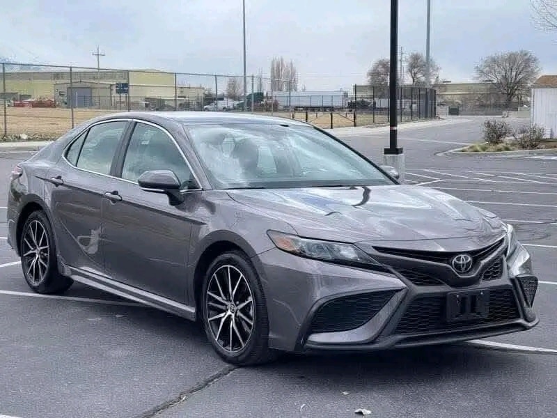 2022 Toyota Camry SE — Interior